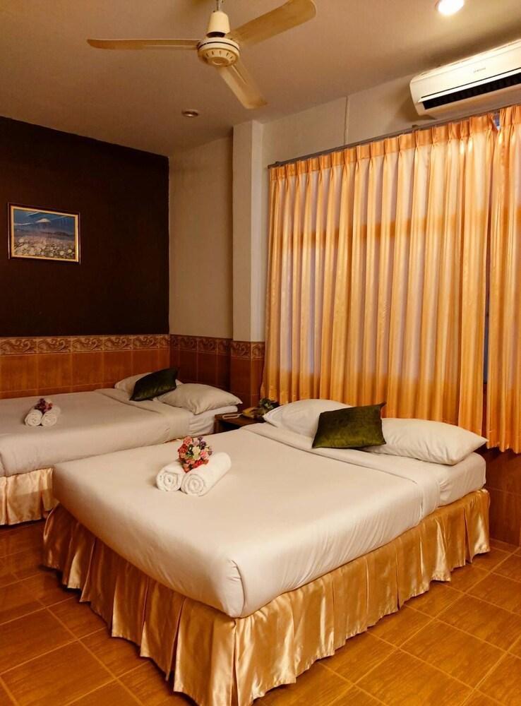 Suriwong Chumphon Hotel Ngoại thất bức ảnh