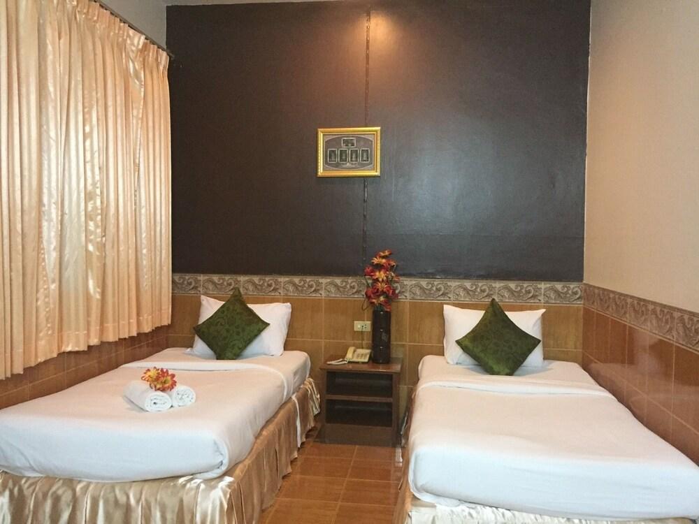 Suriwong Chumphon Hotel Ngoại thất bức ảnh