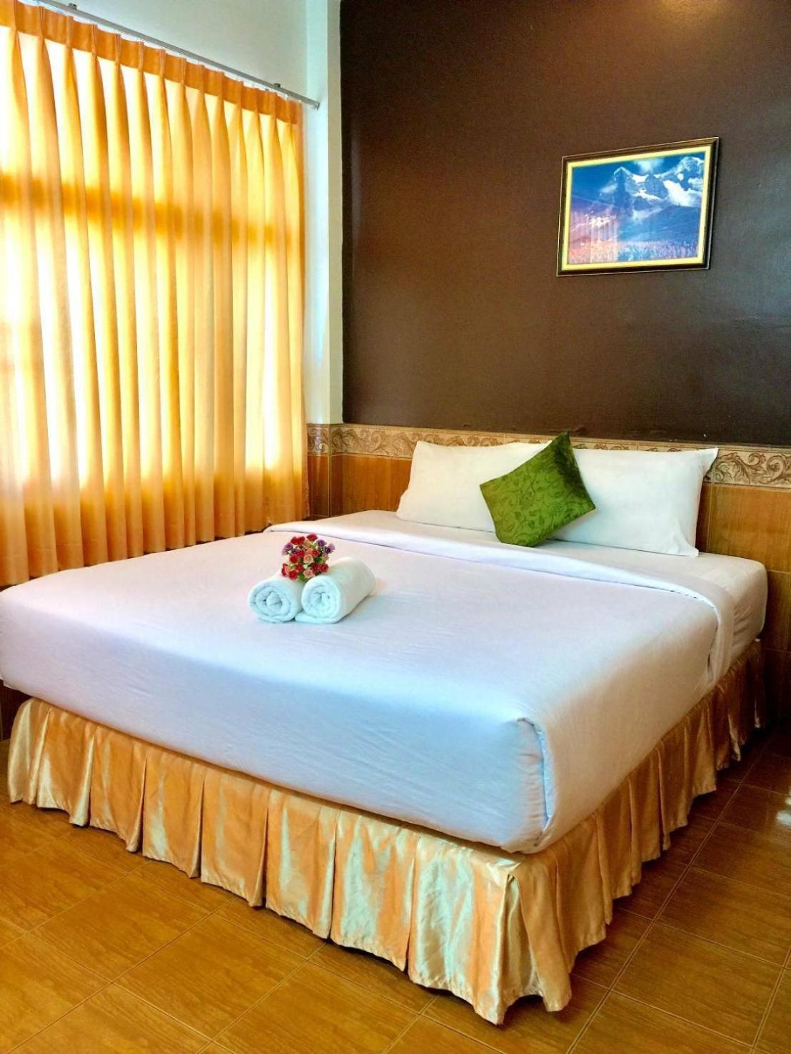 Suriwong Chumphon Hotel Ngoại thất bức ảnh