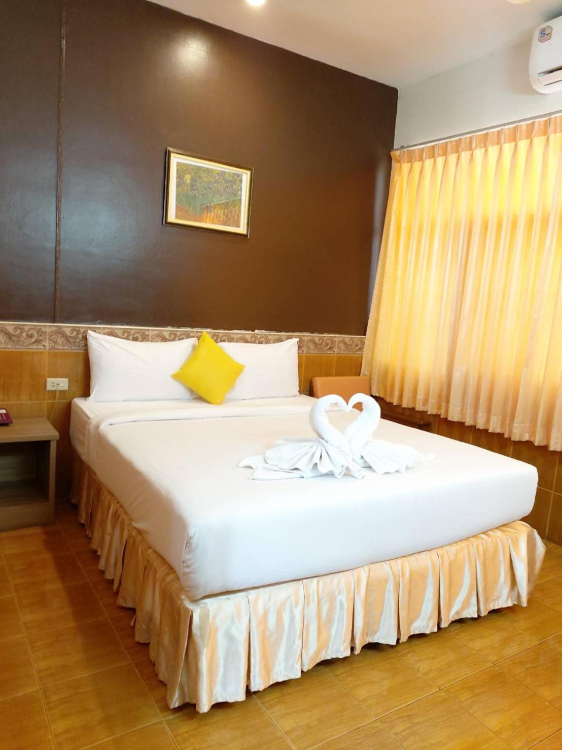 Suriwong Chumphon Hotel Ngoại thất bức ảnh