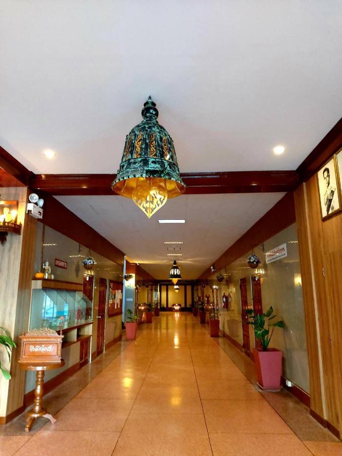 Suriwong Chumphon Hotel Ngoại thất bức ảnh