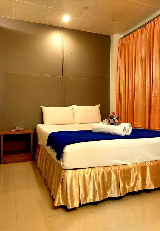 Suriwong Chumphon Hotel Ngoại thất bức ảnh